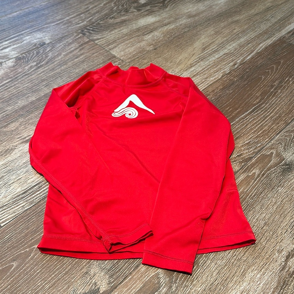kids rashguard size 10 (true size 7-8)